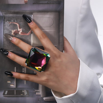 Colorful square ring, personalized and minimalist water diamond ring design, with a sense of jewelry