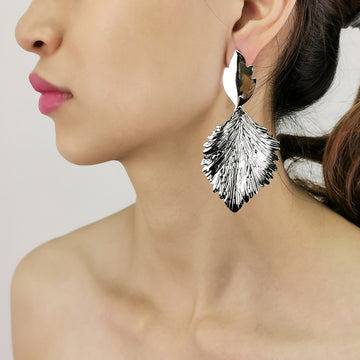New Jewelry Personality Exaggerated Leaf Earrings Retro Metal Leaf Earrings