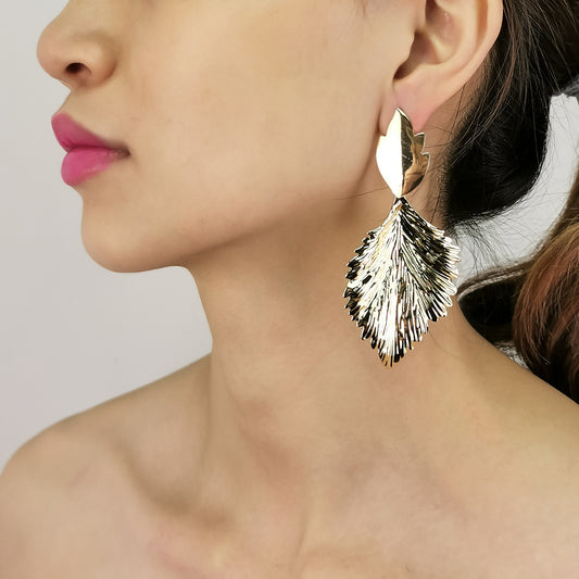 New Jewelry Personality Exaggerated Leaf Earrings Retro Metal Leaf Earrings