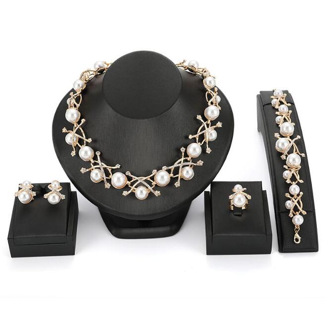 Fashion Pearl Wedding Set